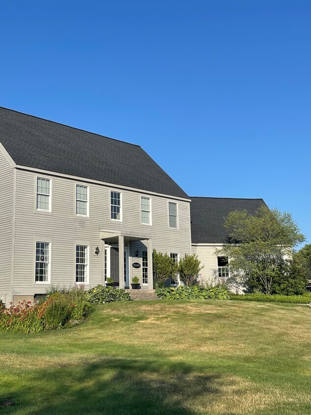 Foto principal - 6349 Woodhall Ct