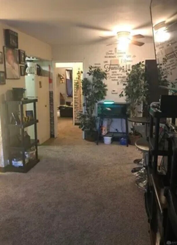 Unit does not come furnished, tenant allowed showing. - 803 Uhrig Ave