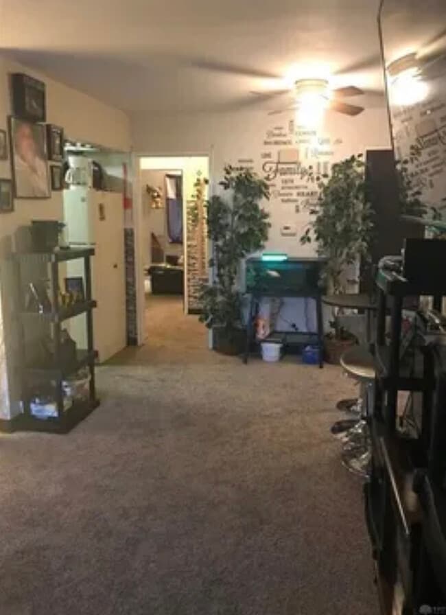 Building Photo - 803 Uhrig Ave