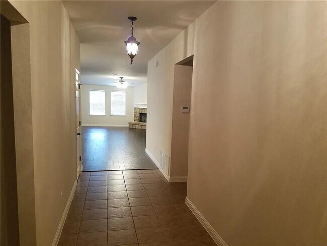 Building Photo - 9417 Castle Pines Dr