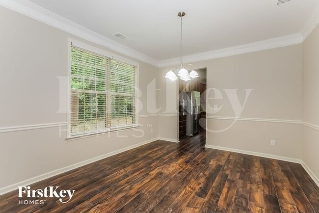 Building Photo - 761 Sonoma Dr SW