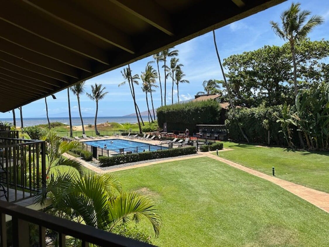 Primary Photo - Beachfront Kihei Condo