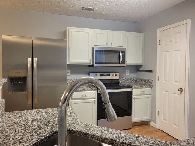 Foto del edificio - 2266 Charleston Pointe SE