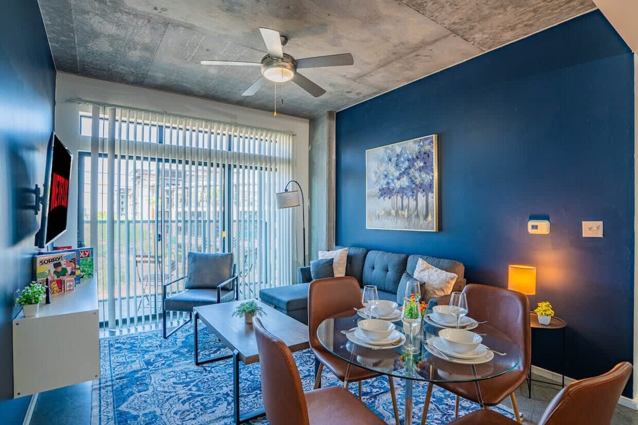 Foto principal - 333 E Roosevelt St