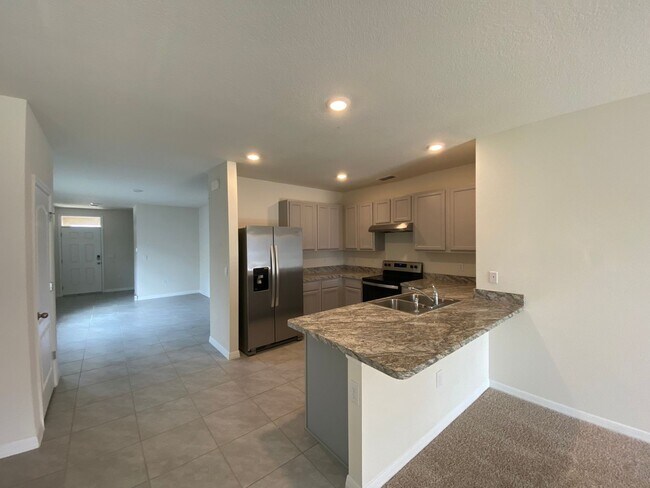 Building Photo - 2306 Brassie Dr