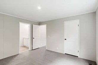 Building Photo - 24 Parkview Dr
