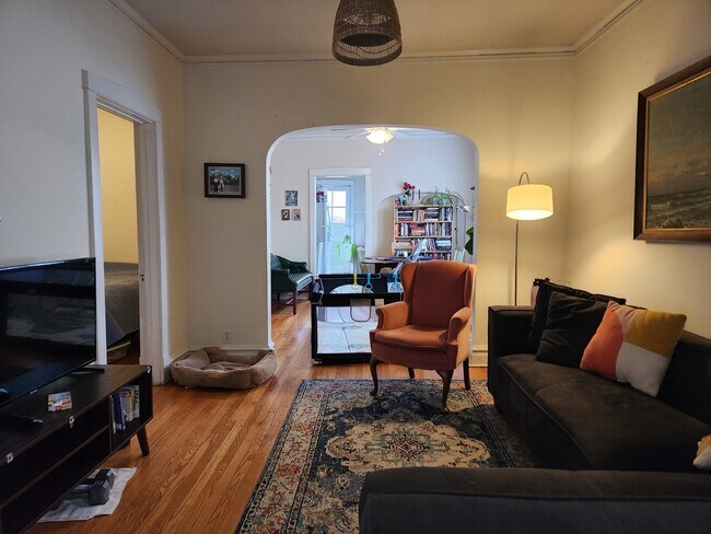 Foto del edificio - 2434 W Cuyler Ave