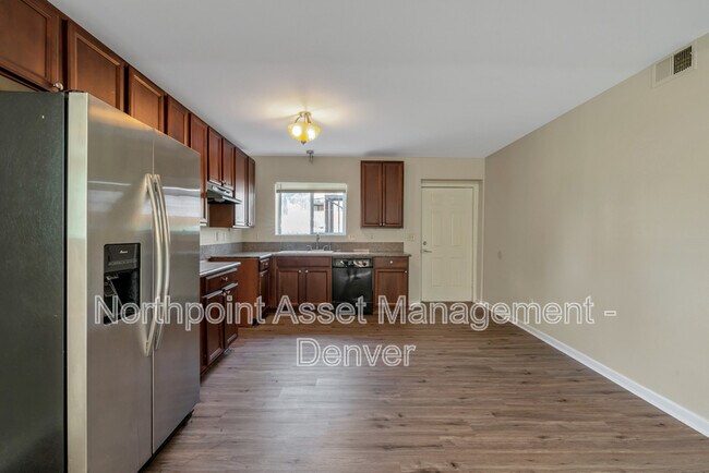 Foto del edificio - 3290 Cherry St