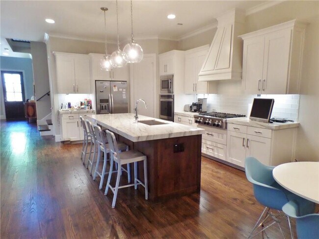 Building Photo - 6430 Del Norte Ln