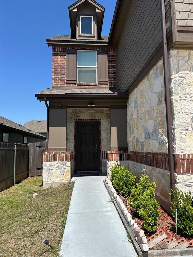 Building Photo - 14117 Vigilance St