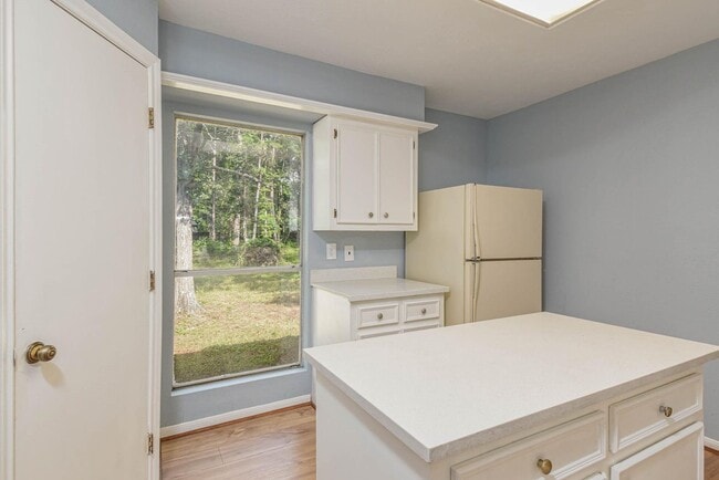 Building Photo - 3680 Woodpeckers Grove
