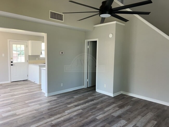 Building Photo - 2802 Delta Cir