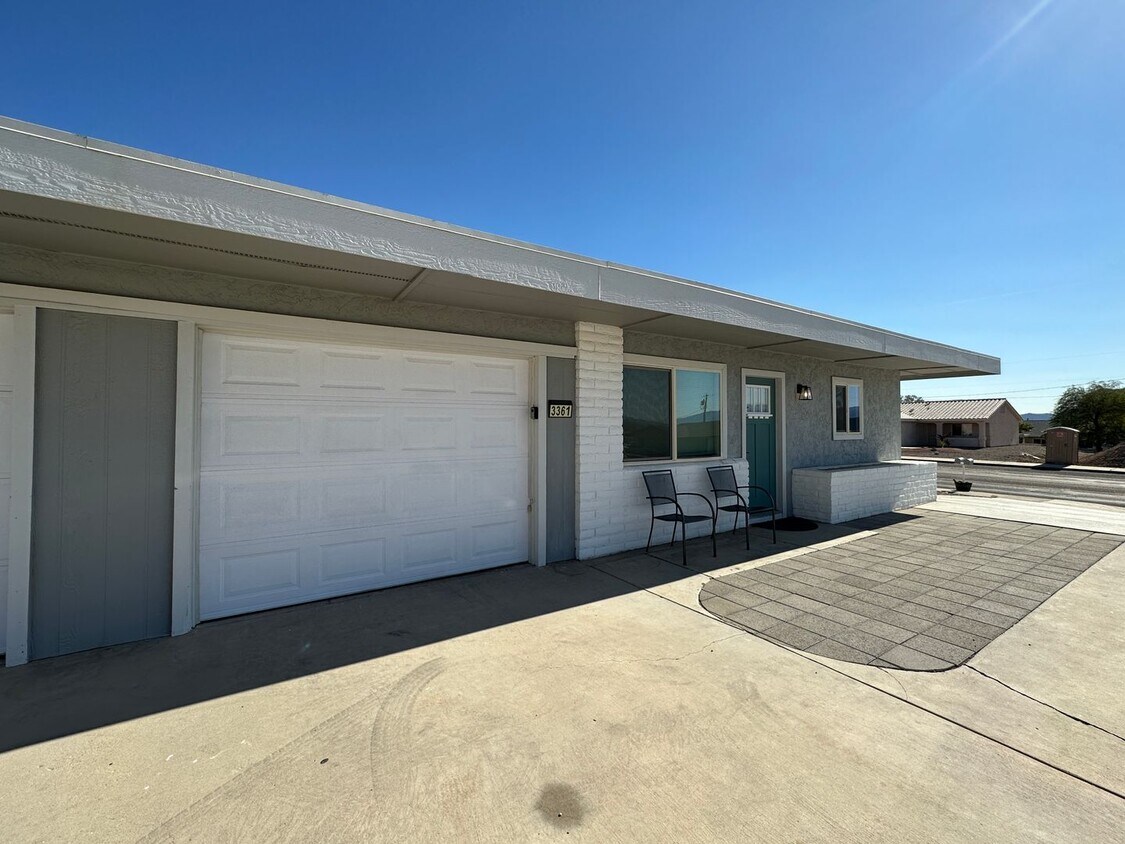 Primary Photo - 3361 &amp; 3363 Oro Grande Blvd