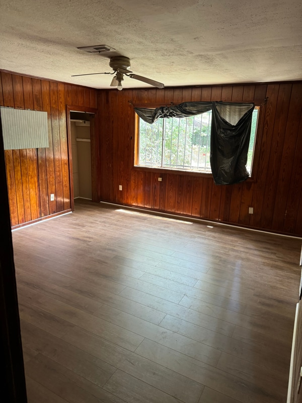 Building Photo - 5852 Byron Ave