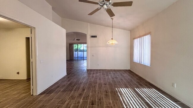 Foto del edificio - Spacious 4BR 2BA Home w/ Mountain-View Patio • Granite Counters • 2-Car Garage in Tucson