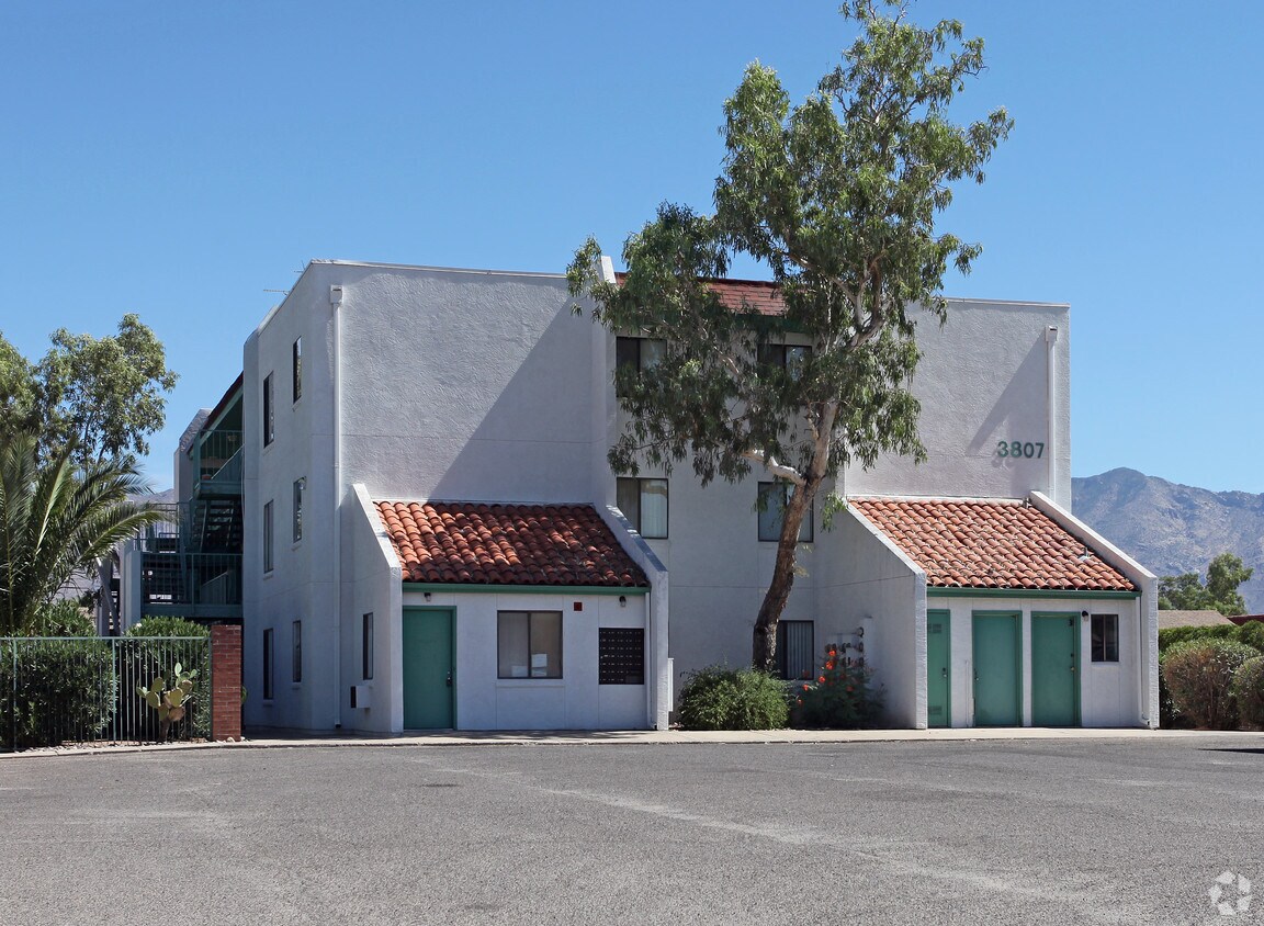 Primary Photo - Blacklidge Plaza Apartments