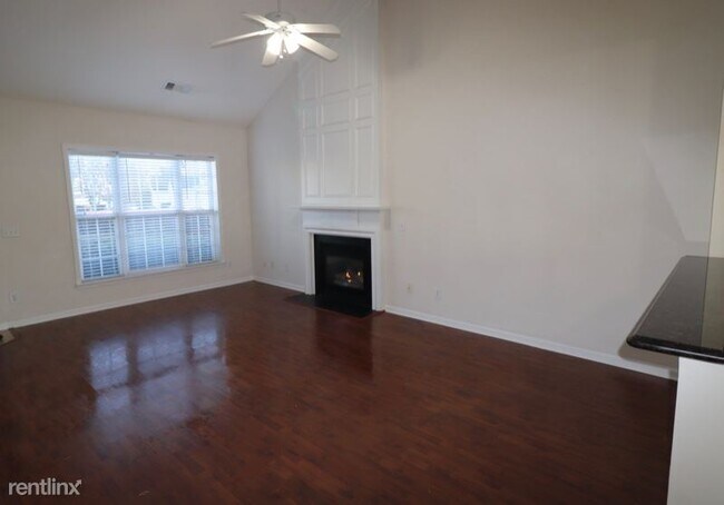 Building Photo - 5330 Medlock Corners Dr