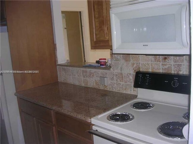 Building Photo - 13898 SW 90th Ave