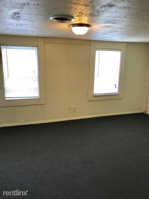 Building Photo - 135 Silver Sands Rd