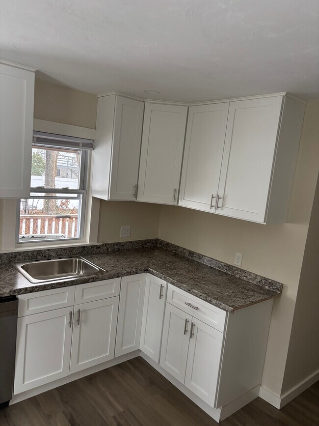 Foto del edificio - 13 Courtland Dr