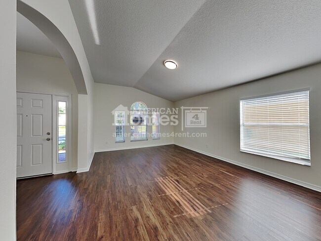 Building Photo - 1742 Plantation Oak Drive