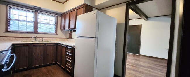 Building Photo - 3 Bed 2 Bath Duplex Now Available!