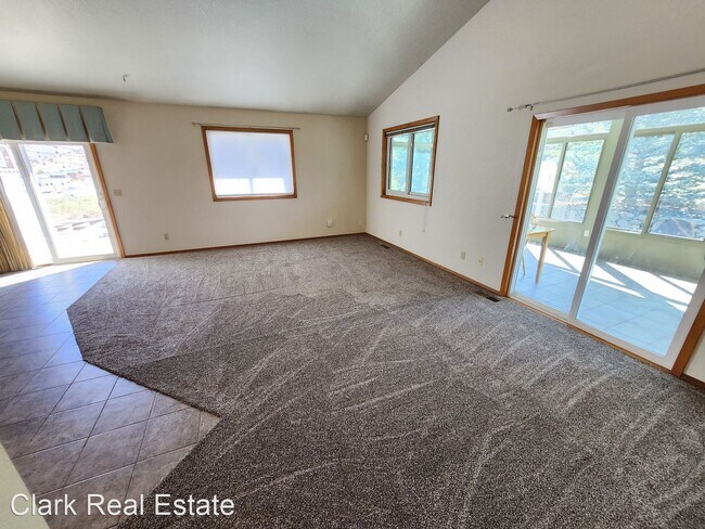 Building Photo - 3 br, 2 bath House - 300 Neilson Road