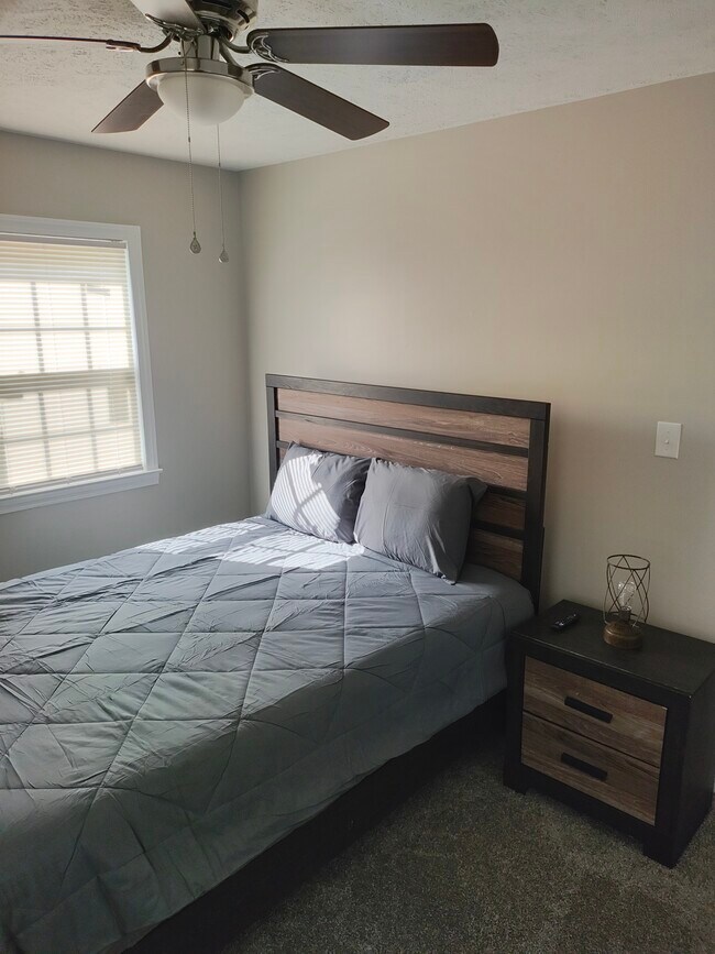 Foto del edificio - 6231 Lansford Dr