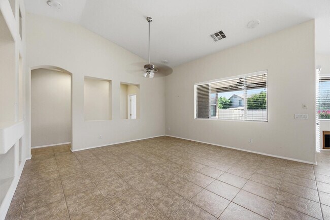 Foto del edificio - 8407 West Myrtle Ave