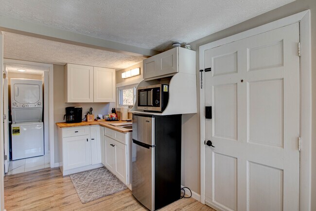 Foto del edificio - 4403 Strawberry Plains Pike