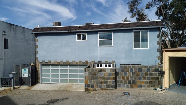 Foto del edificio - 8207 Mannix Dr