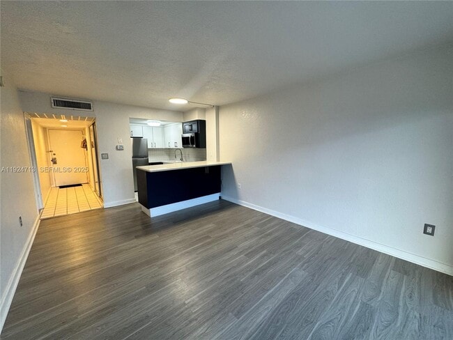 Foto del edificio - 1650 NE 115th St