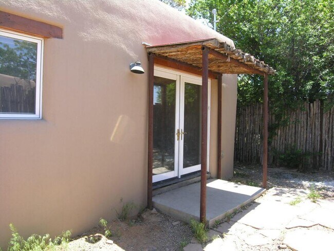 Foto del edificio - 530 Lolita St