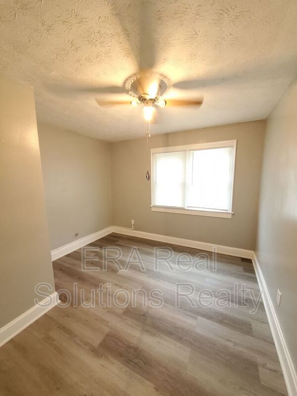 Building Photo - 1208 E 20th Ave
