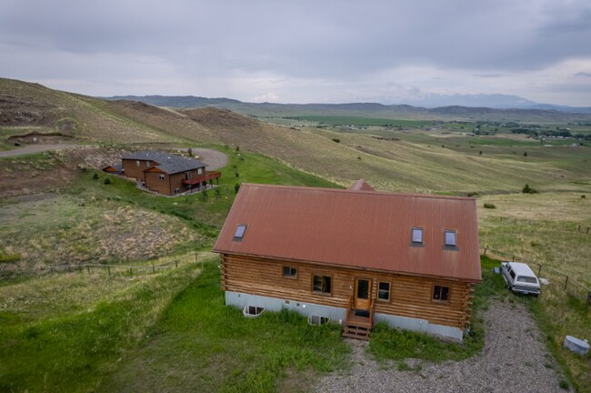 Foto del edificio - 405 Goat Mountain Dr