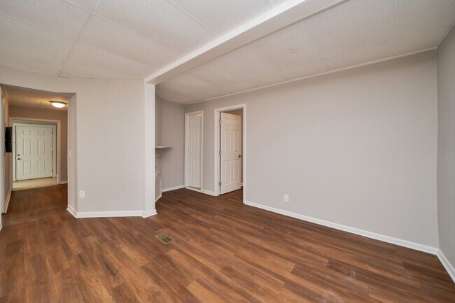 Foto del edificio - 2403 Short 19th NE St