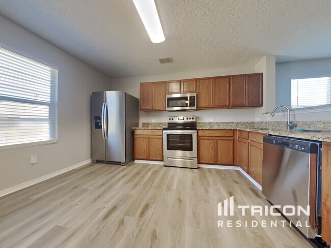 Building Photo - 104 Scarlet View Anna TX