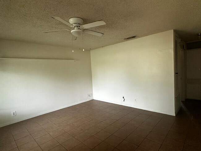 Foto del edificio - 900 Sahara Ave