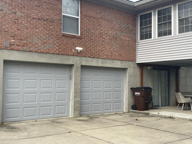 Building Photo - 7576 Thunder Ridge Dr