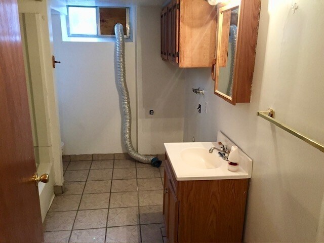 Building Photo - 498 Fern Dr