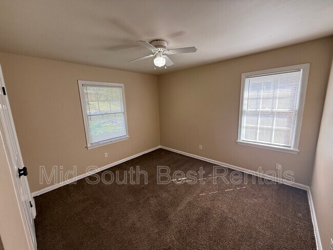 Foto del edificio - 3591 Bigelow St