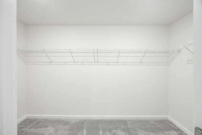 Building Photo - RENT NOW and RECEIVE $500 OFF YOUR FIRST M...