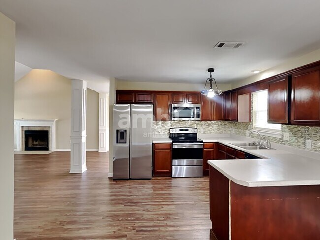 Building Photo - 1718 Stephenson Ln