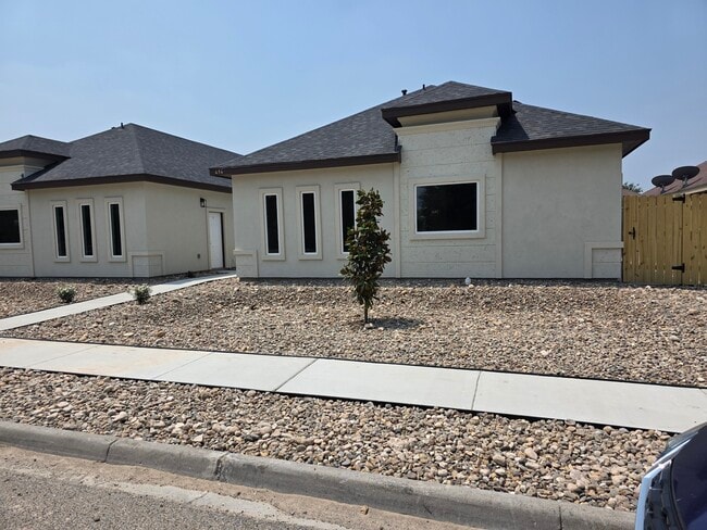Building Photo - 414 Lotto Ln