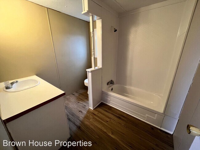 Building Photo - 2 br, 1 bath House - 1608 Hill Rd