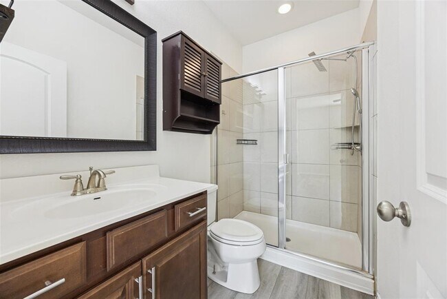 Foto del edificio - 6401 Graymont Dr