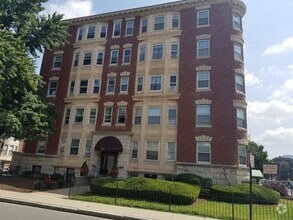Building Photo - 100 St Mary's St