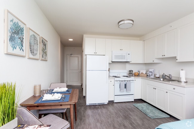 Studio, 1BA - 324 SF - Moanalua Hillside Apartments