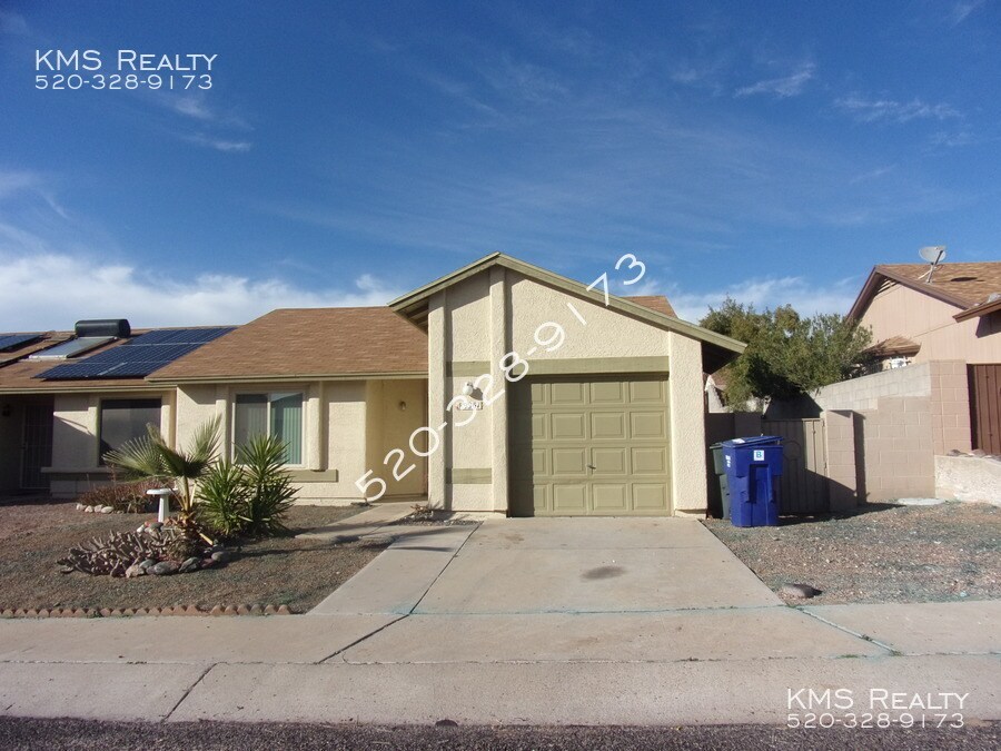 Primary Photo - 2 bedroom 2 bath - 9961 E Skyward Way- OWN...