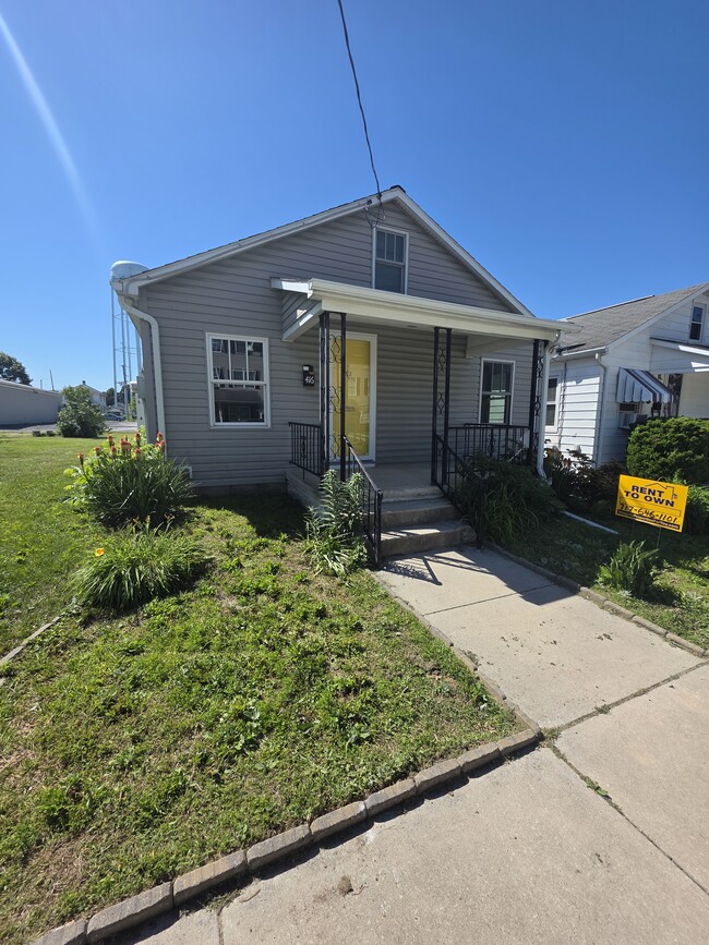 Building Photo - 416 Pleasant St